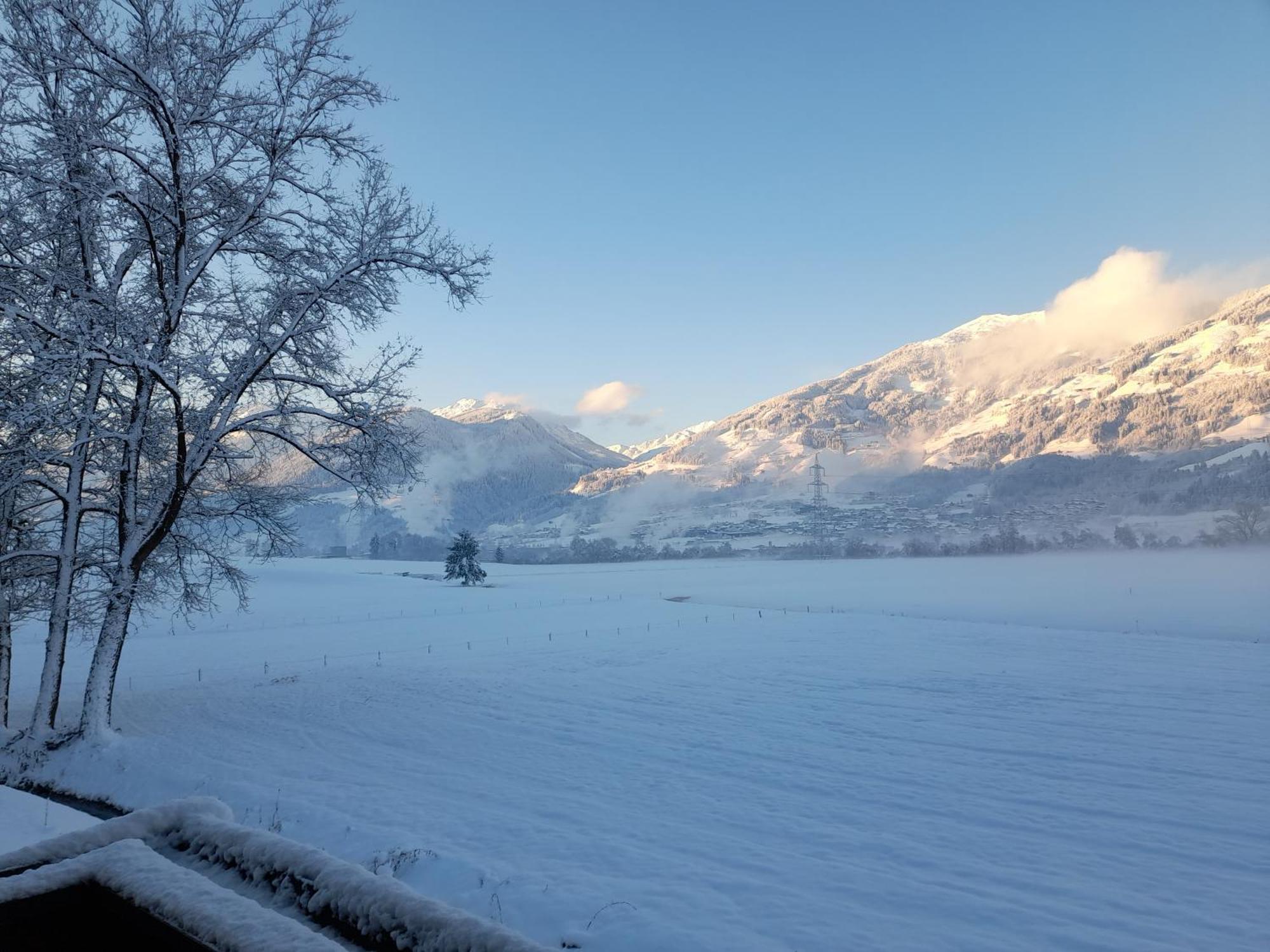Ferienwohnung Rose Hart im Zillertal Exterior photo
